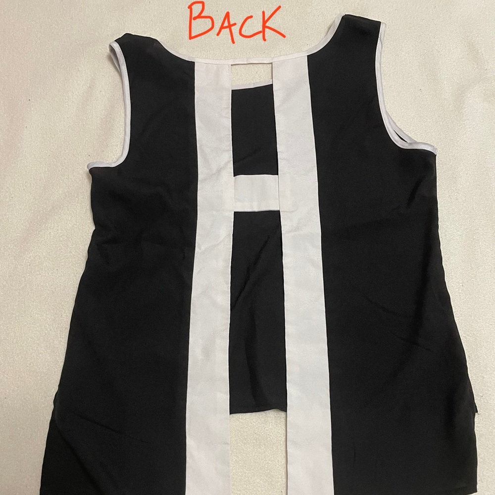 Liberty Love sleeveless black and white blouse with open back (size Medium)